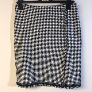 Talbots Black&White Houndstooth Faux Wrap Lined Skirt Silver Tone Buttons Size 4